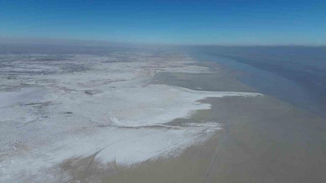 Kar ve yağmur yağışı Tuz Gölü’nü umutlandırdı 1