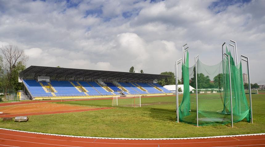 G&uuml;lle, disk ve &ccedil;eki&ccedil; atma sahalarında neden ağ vardır?