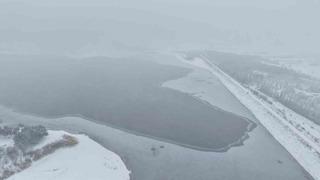 Elazığ’da Cip Baraj Gölü’nün bazı kısımları buz tuttu