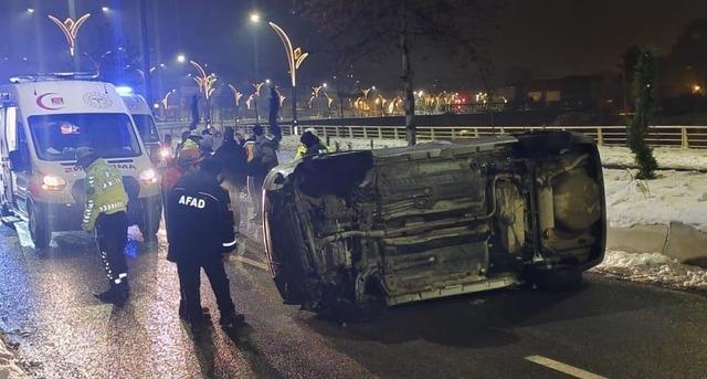 Devrilen otomobilde 1 kişi yaralandı 1