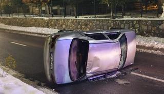 Devrilen otomobilde 1 kişi yaralandı