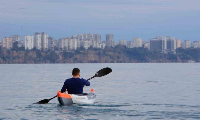14 ilde ’sarı kod’ uyarısı verilirken, Antalya’da bahar havası yaşandı 1