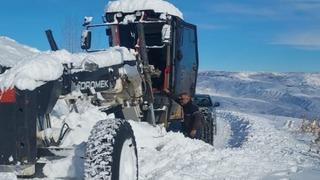 Son dakika: Iğdır&rsquo;da kapalı k&ouml;y yollarında &ccedil;alışmalar s&uuml;r&uuml;yor