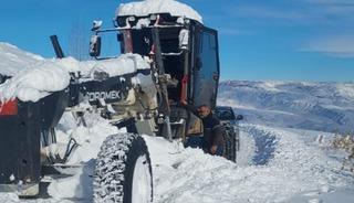 Iğdır&rsquo;da kapalı k&ouml;y yollarında &ccedil;alışmalar s&uuml;r&uuml;yor