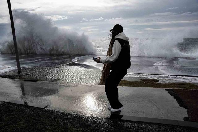 İstanbul’da lodos! Dalgalar sahili kapladı 5