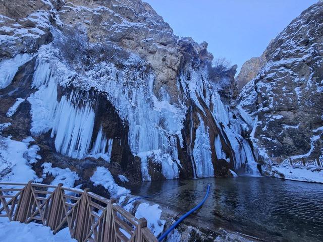 Malatya’da Gürpınar Şelalesi buz tuttu 2