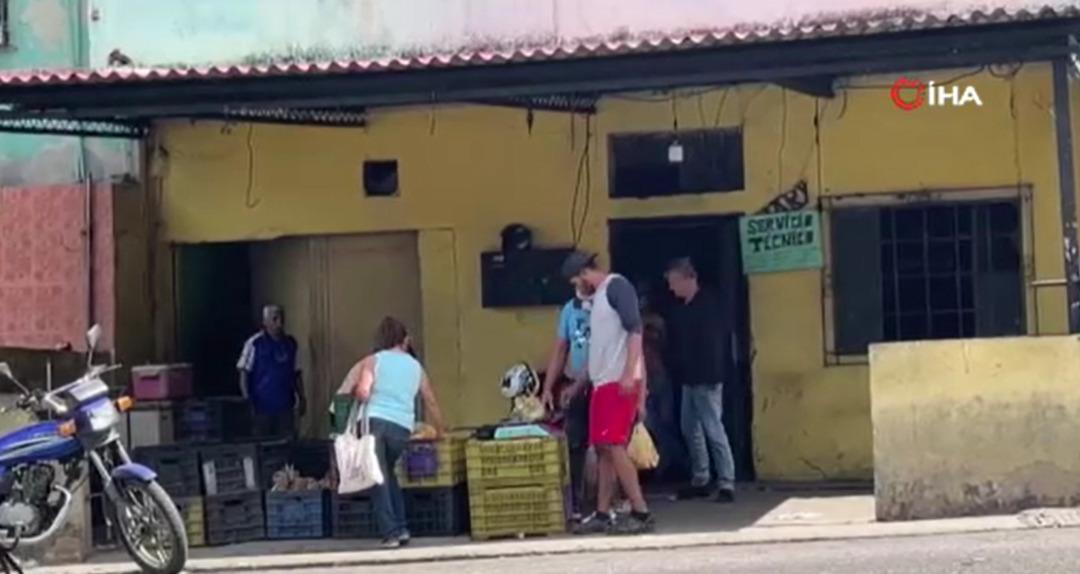 Marketlere akın başladı! Venezuela da operasyon sonrası Caracas ta panik 3