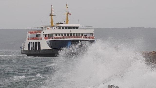 Çanakkale'de olumsuz hava etkili oldu! Deniz seferleri iptal edildi