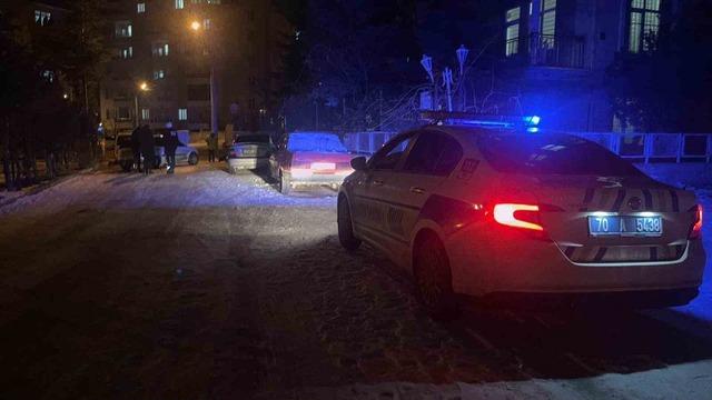 Karaman&rsquo;da park halindeki 2 araca &ccedil;arpan otomobilin s&uuml;r&uuml;c&uuml;s&uuml; kaza yerini terk etti 2