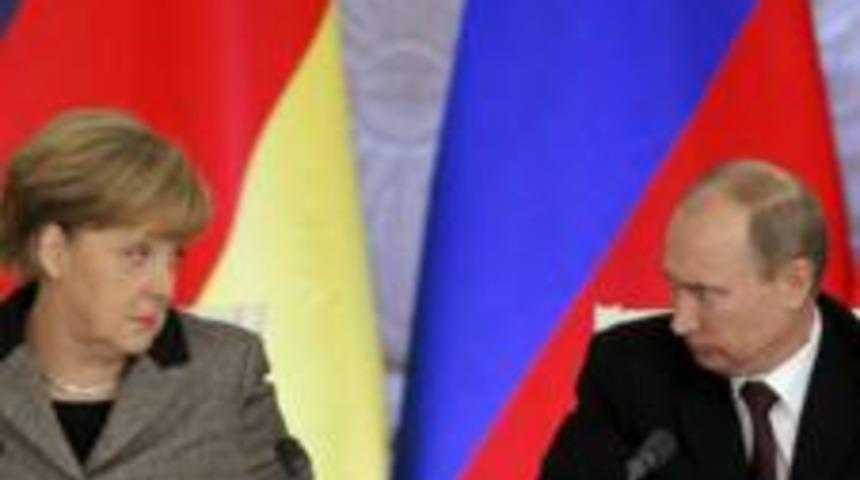 Guardian: Rus ekonomisinin çökmesi Batı için felaket olur
