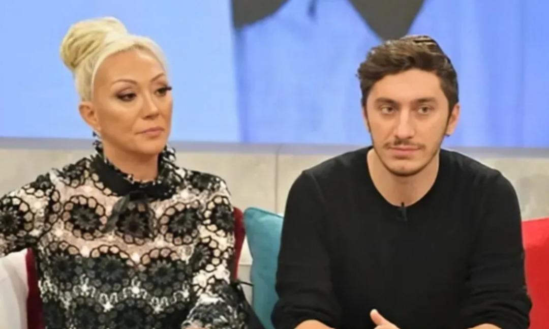 G&uuml;ll&uuml; n&uuml;n oğlu ablasını yerden yere vurdu: "İnandırıcılığını yitirdi" 1