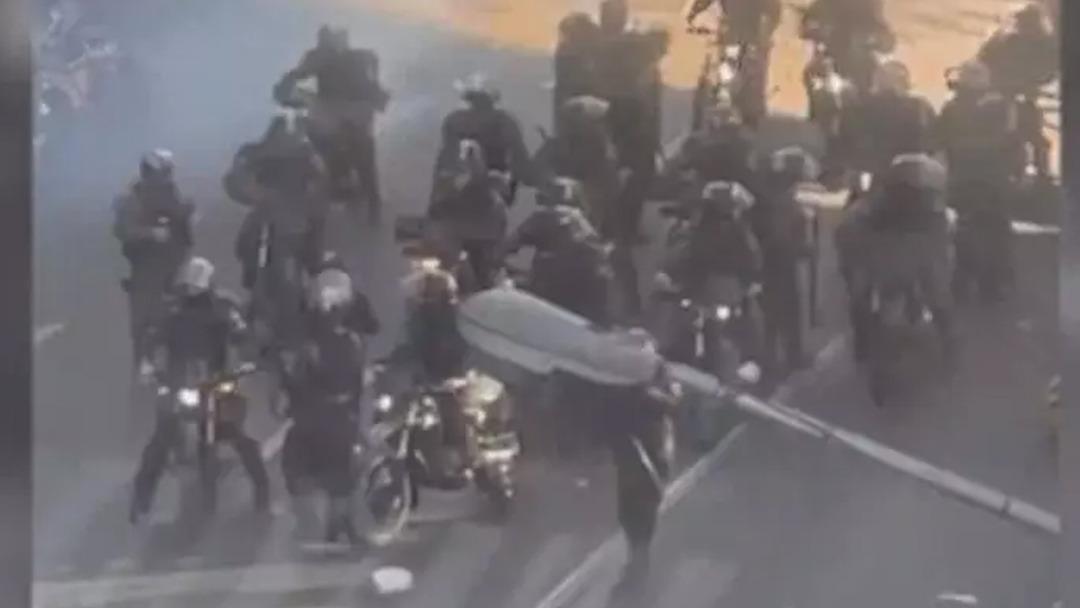 İngilizler yazdı! Hamaney in Moskova ya ka&ccedil;acağı iddia edildi 3