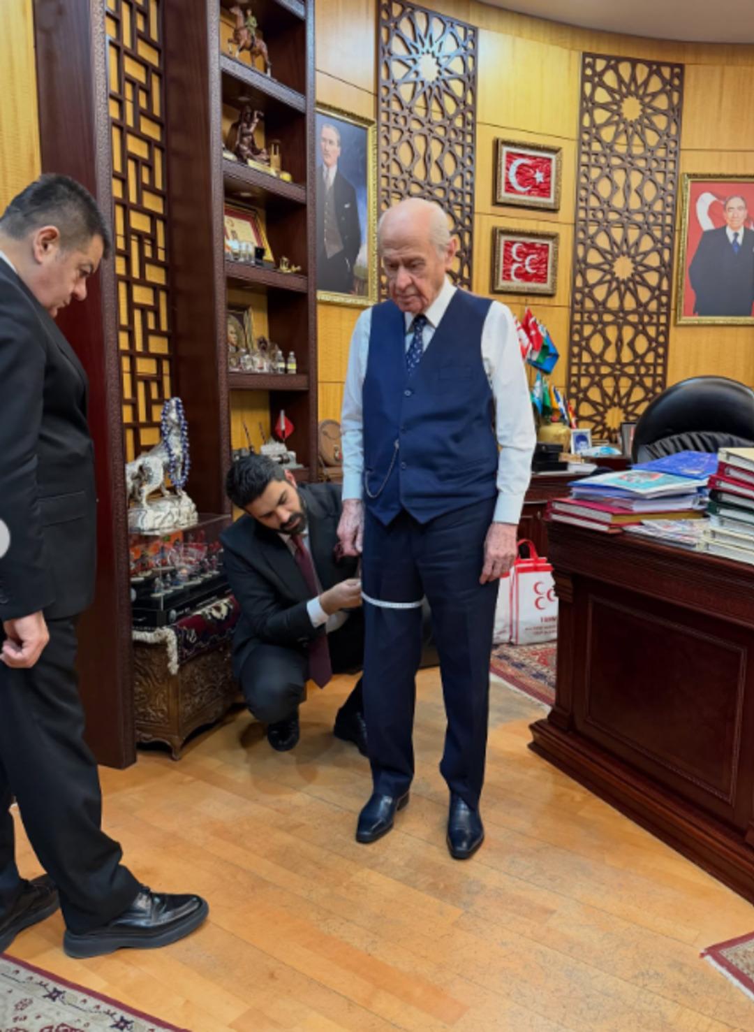 Kısmetse Olur programıyla tanınmıştı: MHP Lideri Bah&ccedil;eli ye takım elbise dikecek 2