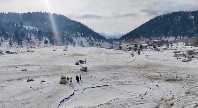 Torosların zirveleri beyaza b&uuml;r&uuml;nd&uuml;, Antalyalılar kar keyfini doyasıya yaşadı 7