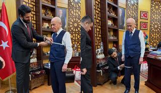 Kısmetse Olur'un Adnan'ı, Bah&ccedil;eli&rsquo;nin &ouml;l&ccedil;&uuml;s&uuml;n&uuml; aldı