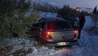 Otomobil şarampole girdi: 2 yaralı