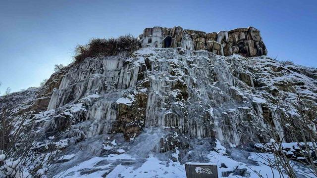 Tokat&rsquo;ta buz tutan şelalede kartpostallık g&ouml;r&uuml;nt&uuml;ler oluştu 7