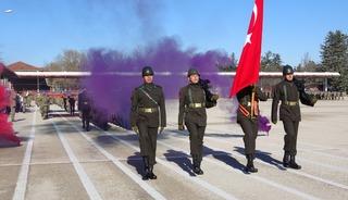 Isparta'da komandolar mezun oldu, aileler gurur ve duygu dolu anlar yaşadı