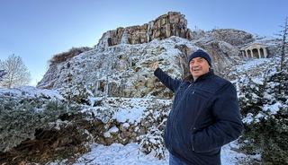 Tokat'ta buz tutan şelalede kartpostallık g&ouml;r&uuml;nt&uuml;ler oluştu