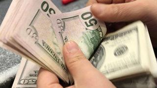 Dolar rekora doymuyor