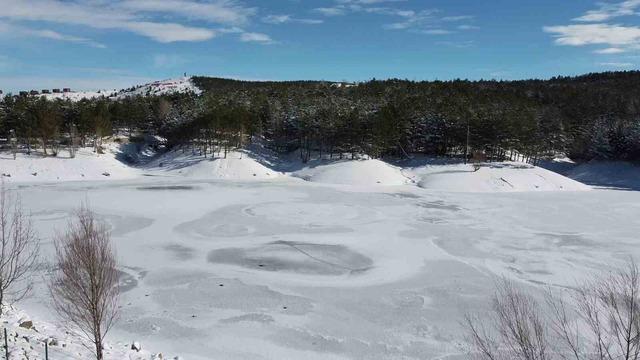 Yozgat&rsquo;ta kar yağışının ardından soğuk hava etkili oldu, g&ouml;letler dondu 6