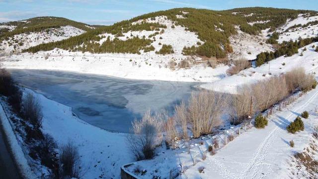 Yozgat&rsquo;ta kar yağışının ardından soğuk hava etkili oldu, g&ouml;letler dondu 2