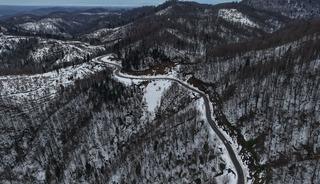 Karla kaplanan 900 rakımlı &Ccedil;am Dağı, kartpostallık g&ouml;r&uuml;nt&uuml;ler sundu