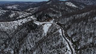 Karla kaplanan 900 rakımlı Çam Dağı, kartpostallık görüntüler sundu