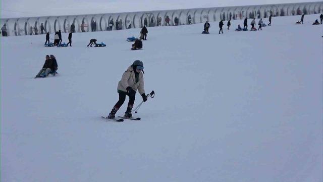 Kar keyfi Keten&ccedil;imen Kayak Merkezi&rsquo;nde yaşandı 6