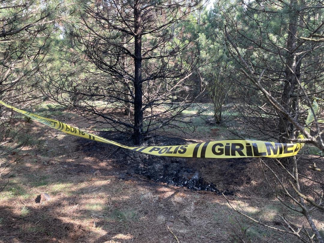 Sevgilisini &ouml;nce boğdu ardından cesedini bir g&uuml;n arayla iki kez yaktı! 1