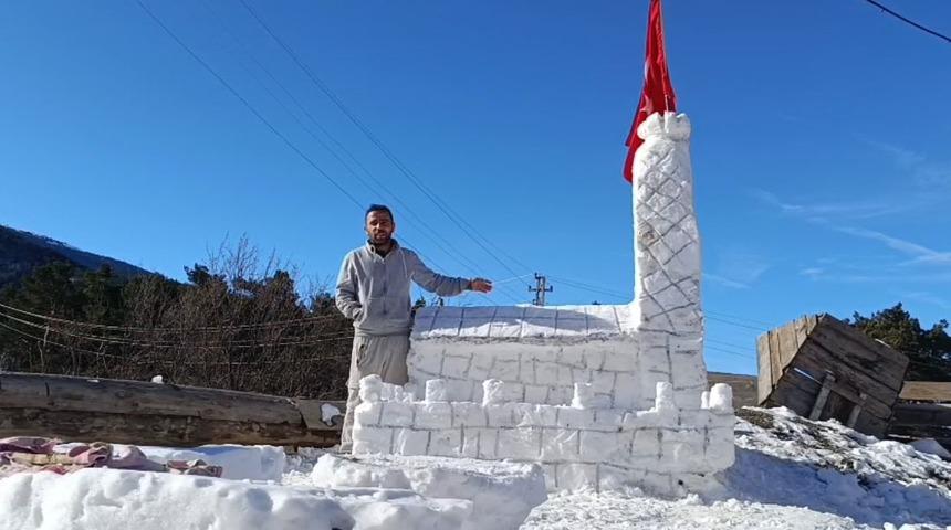 İstanbul&rsquo;a gidemeyince İstanbul&rsquo;u ayaklarına getirdiler