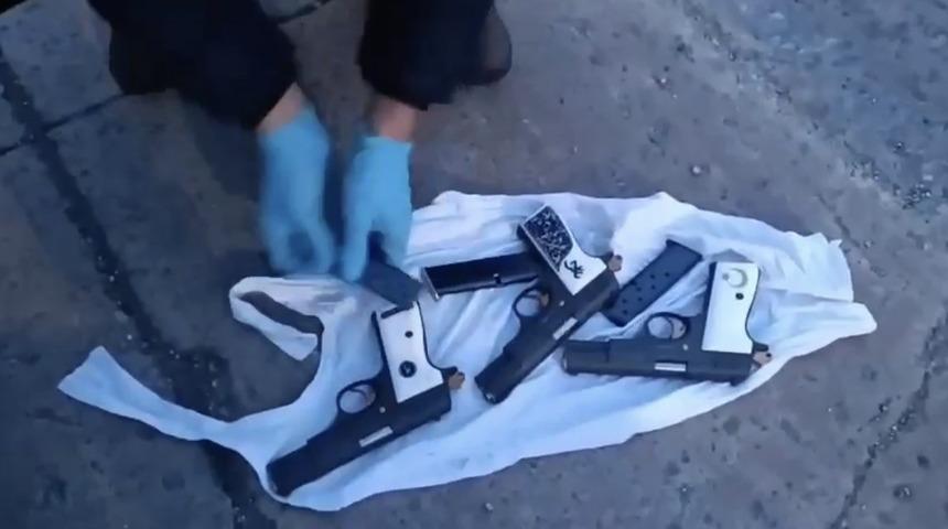 Samsun&rsquo;da ş&uuml;pheli ara&ccedil;tan 3 adet ruhsatsız tabanca ele ge&ccedil;irildi