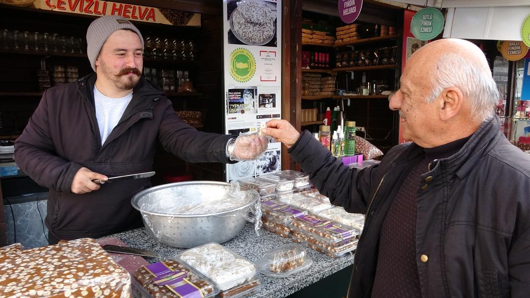 Kışın &uuml;ş&uuml;tmeyen tescilli helva: Yapımı 3 g&uuml;n s&uuml;r&uuml;yor 1