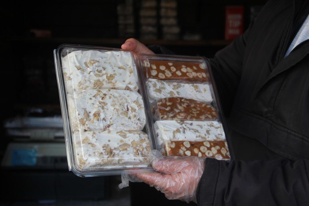 Kışın &uuml;ş&uuml;tmeyen tescilli helva: Yapımı 3 g&uuml;n s&uuml;r&uuml;yor 4