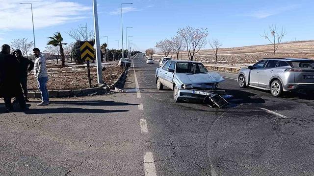 Şanlıurfa’da otomobiller çarpıştı: 4 yaralı 5