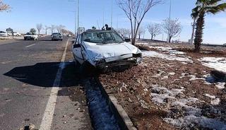Şanlıurfa&rsquo;da otomobiller &ccedil;arpıştı