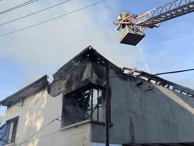 M&uuml;stakil evde korkutan yangın 2