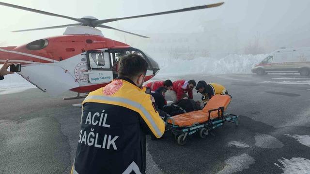 KOAH hastası ambulans helikopterle hastaneye sevk edildi