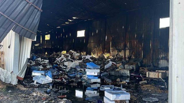 Alanya&rsquo;da klima deposundaki yangının boyutu g&uuml;n aydınlanınca ortaya &ccedil;ıktı 2