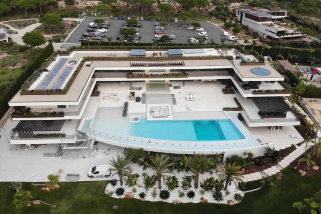 Ronaldo paraya kıydı, "Saray"ını tamamladı! Görenlerin dili tutuldu: Evinin içinde su altı yolu bile var 2