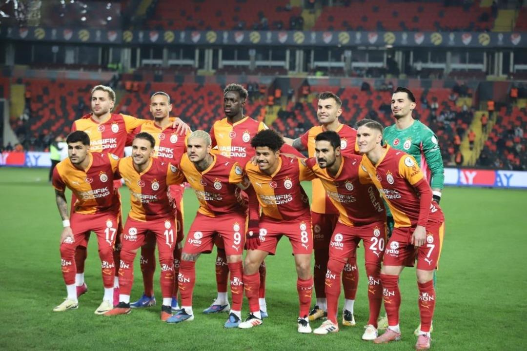 Eren Elmalı 57 g&uuml;n sonra forma giydi! S&uuml;per Kupa da gol attı ve g&ouml;zyaşlarını tutamadı 1