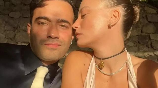 Serenay Sarıkaya ile Mert Demir Paris kaçamağı sonrası görüntülendi! Sosyal medya onları konuştu 