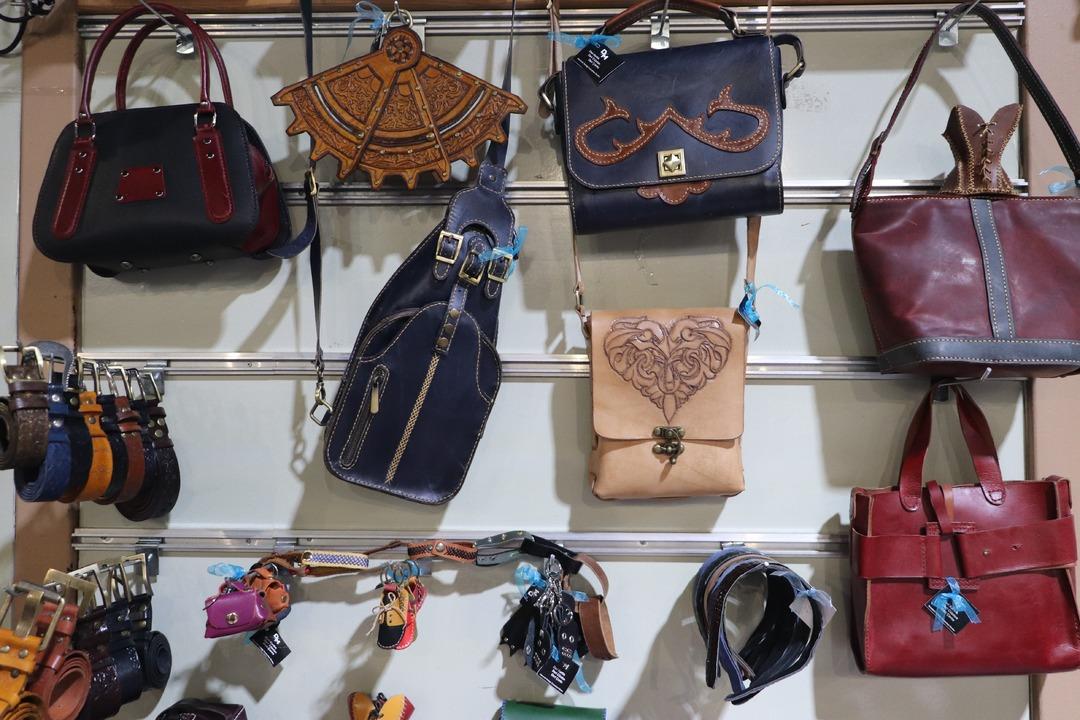 Marka takıntısına  deriyle  direniyor: "Puzzle gibi birleştiriyorum"  2