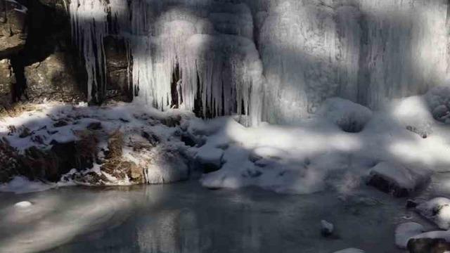 Kaz Dağları’nda görsel şölen: -12 derecede donan şelale büyüledi