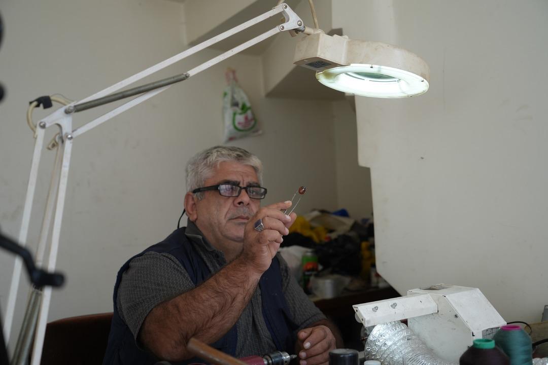 Bayburtlu ustanın milyonlarca yıllık keşfi: Zanaatını işlerken ortaya &ccedil;ıktı 1