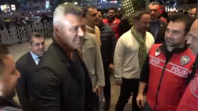 Fenerbahçe Başkanı Sadettin Saran'dan Adana'da polislere espirili çıkış!