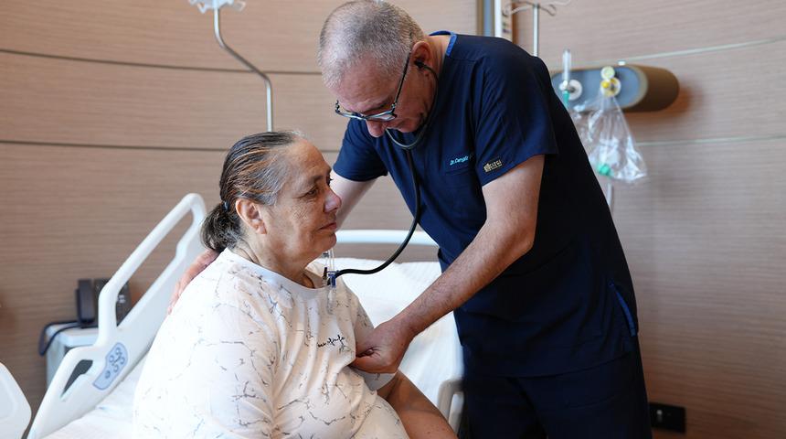 Tıp literat&uuml;r&uuml;ne ge&ccedil;ecek başarı: Avrupa'da &ccedil;are yok denildi, İstanbul'da iyileşti! 