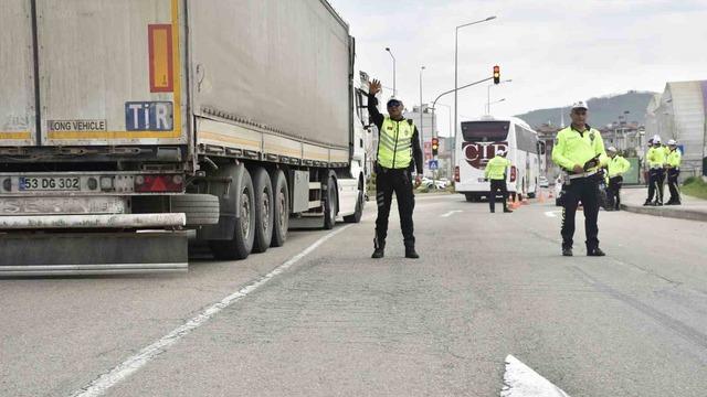 Ordu’da bir haftada 12 binden fazla araç ve sürücüsü denetlendi