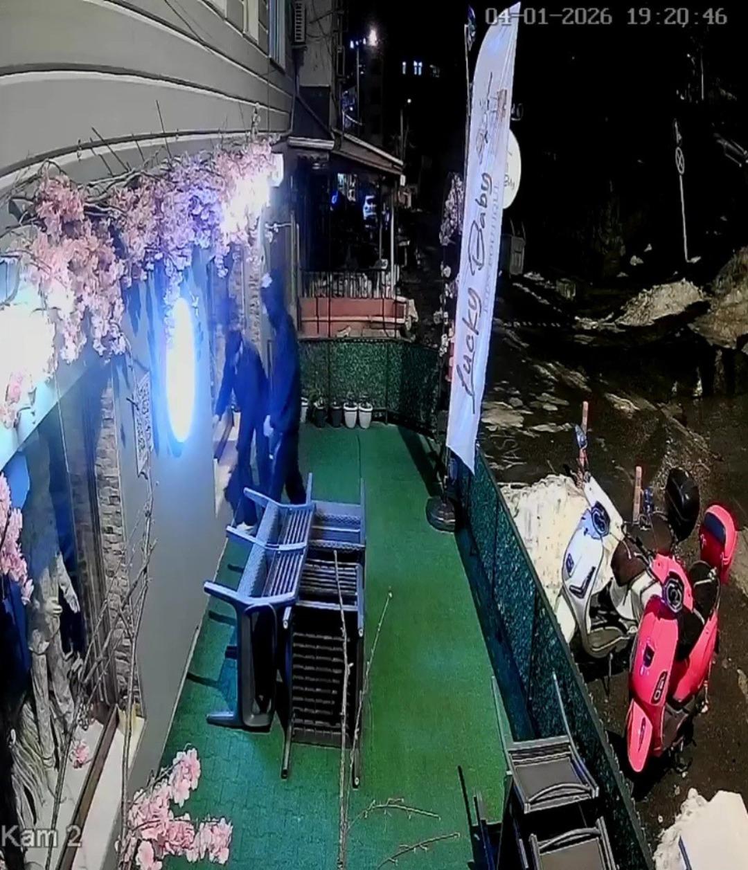 Zonguldak ta gen&ccedil;ler &ouml;z&uuml;r i&ccedil;in geri d&ouml;nd&uuml;: "Abla g&uuml;venlik kamerası g&ouml;r&uuml;nt&uuml;lerini izler misin?" 2