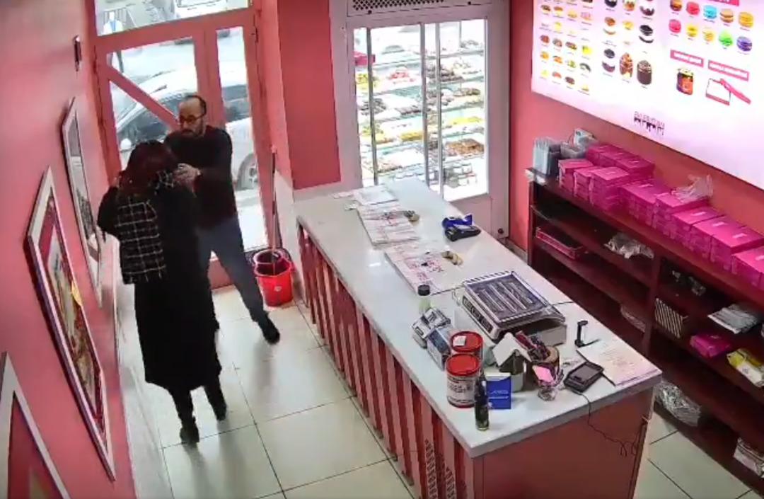 Esenyurt ta tepki çeken olay: Dükkanda yaptıklarına kimse anlam veremedi! 4